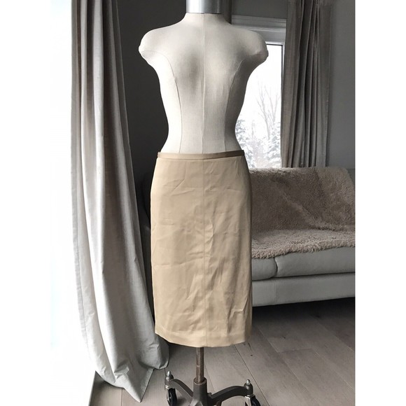 BCBGMaxAzria Dresses & Skirts - BCBG maxazria Pencil skirt Tan Beige Sz 2 over knee Career dressy Lined Slit